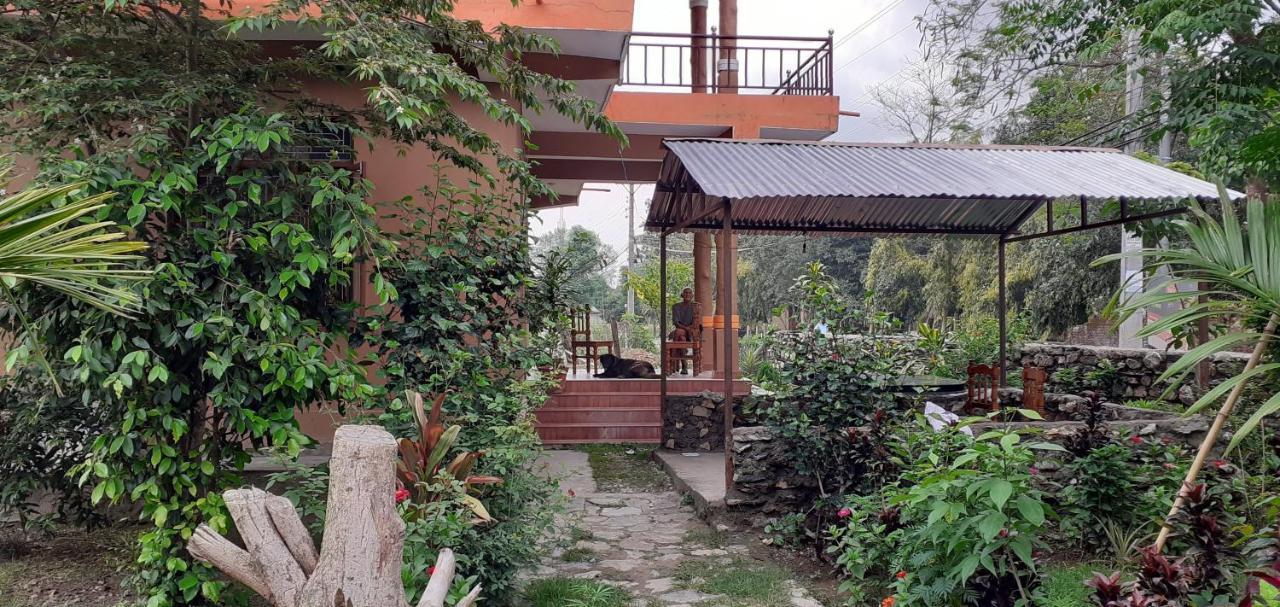 Tara Guesthouse - Sauraha,Chitwan Esterno foto